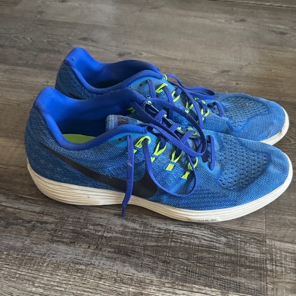 Nike Blue and Green Athletic Shoes
